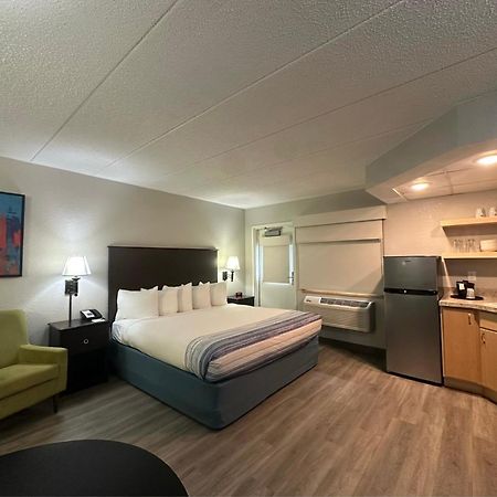 Americinn By Wyndham Menominee Εξωτερικό φωτογραφία